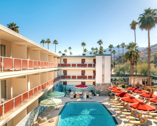 A Palm Springs Pool Scene Built for Weddings, Weekenders, and Midday Margaritas