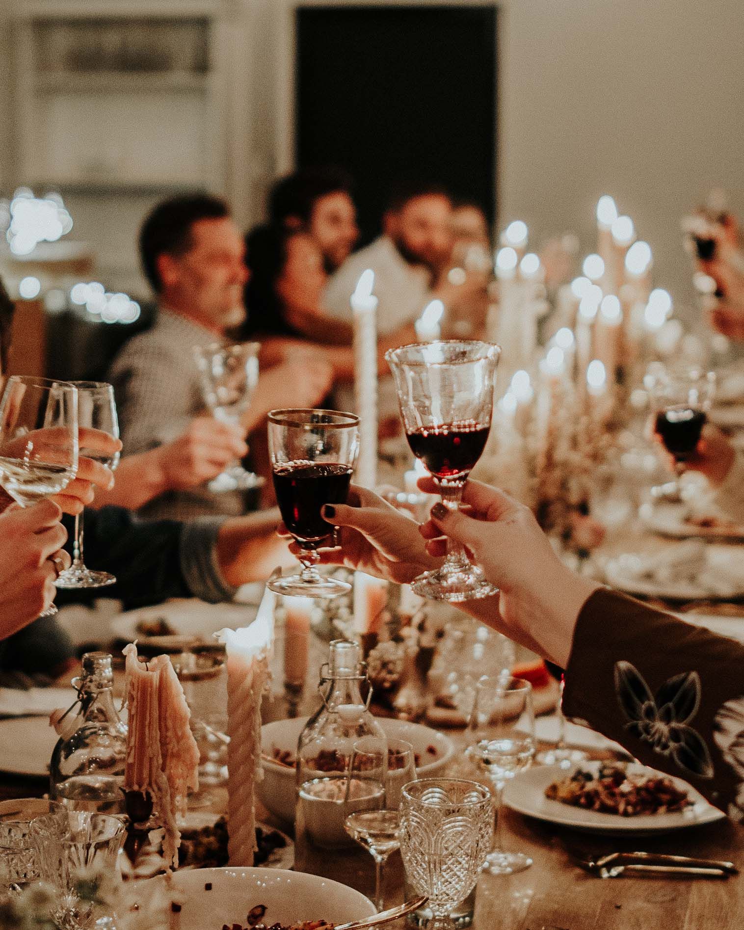 The Foolproof Guide to Hosting a Dinner Party, According to These Event Pros