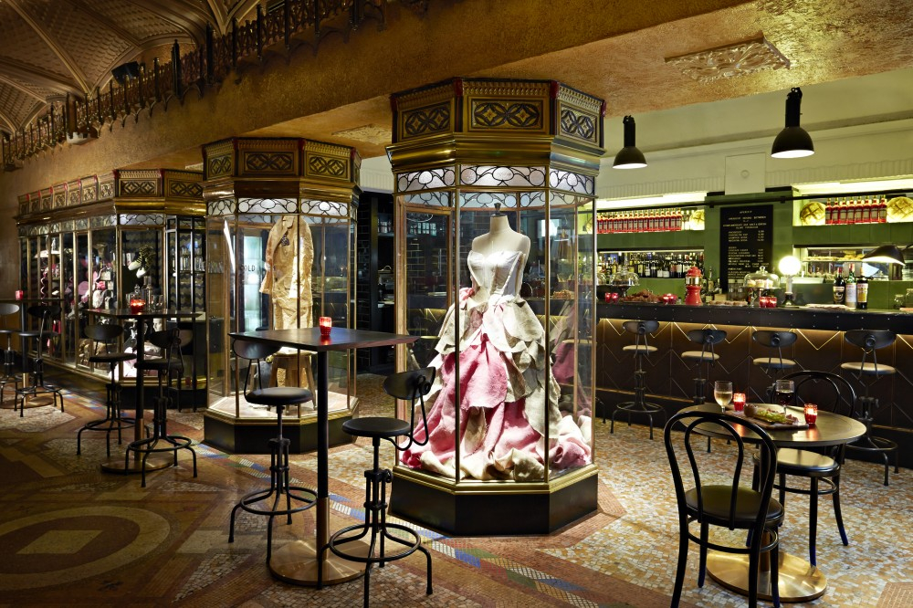 QT Sydney : Sydney, Australia