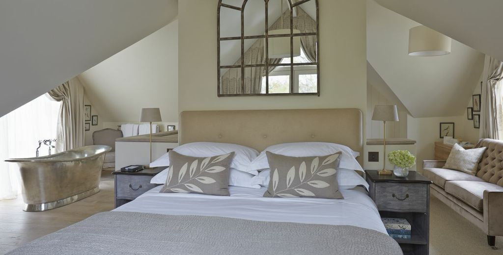 A COUNTRYSIDE CHIC ESTATE : DORMY HOUSE: ENGLAND