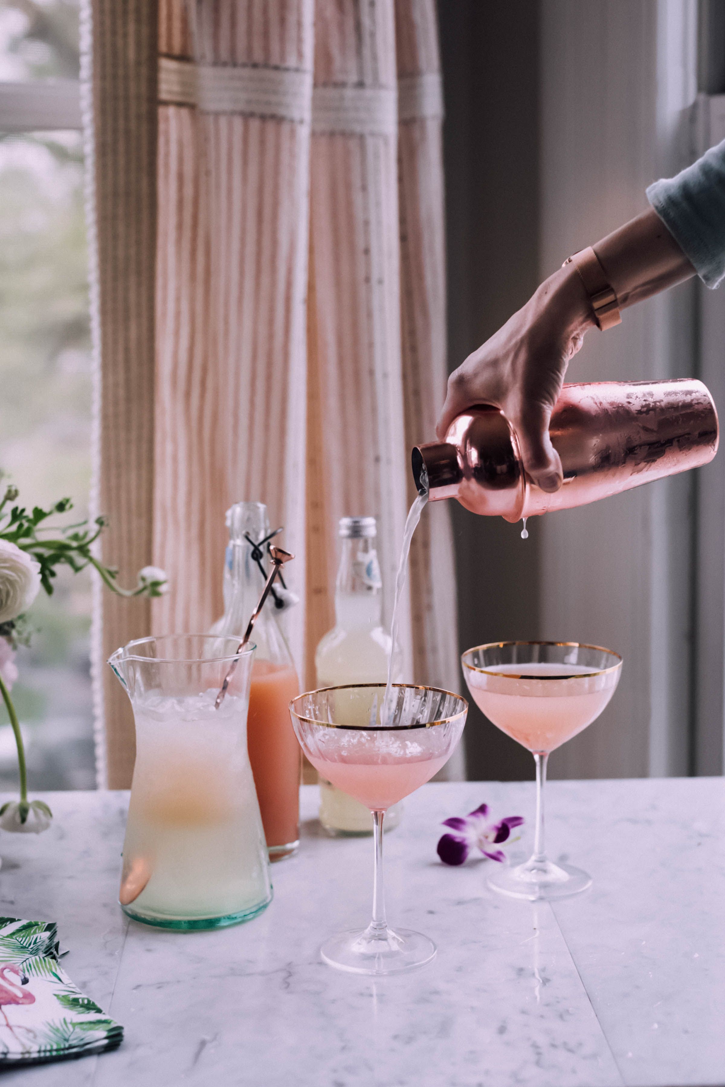 The Simple, Refreshing Cocktail Every Summer Party Needs (Prep it Ahead of Time!)