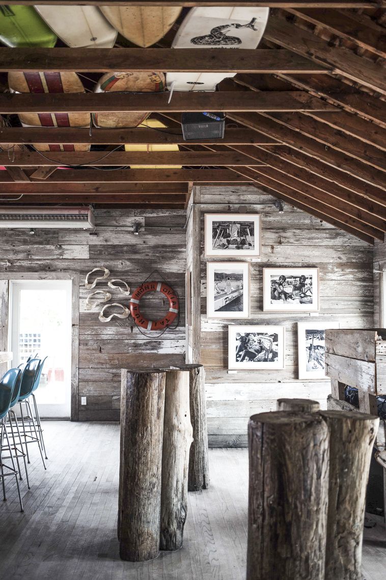 A Seaside Montauk Gathering With Buckets Of Oysters Everywhere!