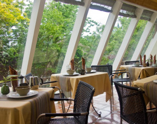 Sunroom-Web-16x9 Eden Vale Inn