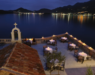RS1950_Aman-Sveti-Stefan-Poolside-Dining-1 Aman Sveti Stefan