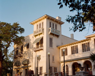 texas-indian-wedding The Contemporary Austin at Laguna Gloria