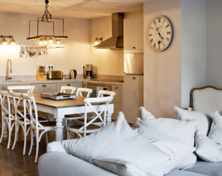 16-4 Chateau Les Carrasses