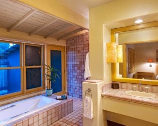 1440-ocean-bungalow-bathroom Travaasa Hana