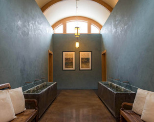 austin-spa-hallway-with-pillows-1440 Travaasa Austin