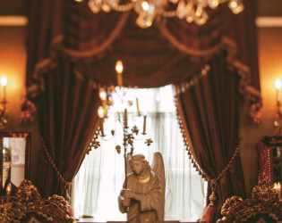 beach_blanket_babylon_wedding_decor Beach Blanket Babylon