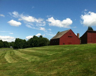 Summer-Yoga-Barn Old Stone Farm