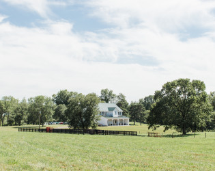 edgewood-barn-styled-shoot-blue-watercolor-inspiration Barn at Edgewood