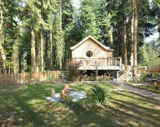 treehouse-garden3 The Yurt Retreat