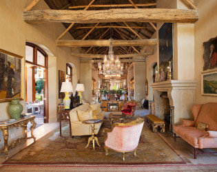 Lounge-3 La Residence