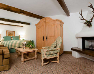 Blue-Spruce-Junior-Suite Sonnenalp Hotel