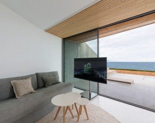 4-Spain-Costa-Brava-Seascape-TV-Room-Views Seascape