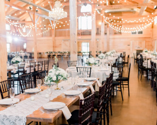 MiddleburgBarn-AudreyRosePhoto-07 The Middleburg Barn at Fox Chase Farm