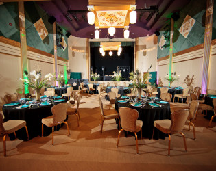 3-ATSeatedDinner-Ballroom_Rounds_RichBell The American Theater