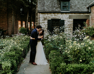 hudson-valley-wedding-photographer-amber-gress-0798- Senate Garage