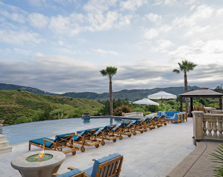 Carmen-AvantStay-TheVenueReport-05 Carmen by AvantStay