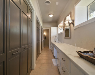 VR1 Stonehouse Villa