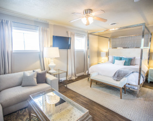 VR5 Stonehouse Villa