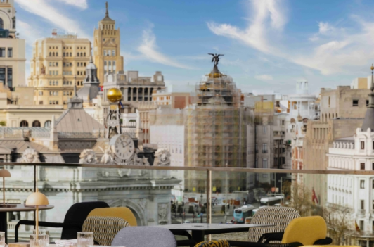 View of The Benefits and Challenges of Living Off the Grid