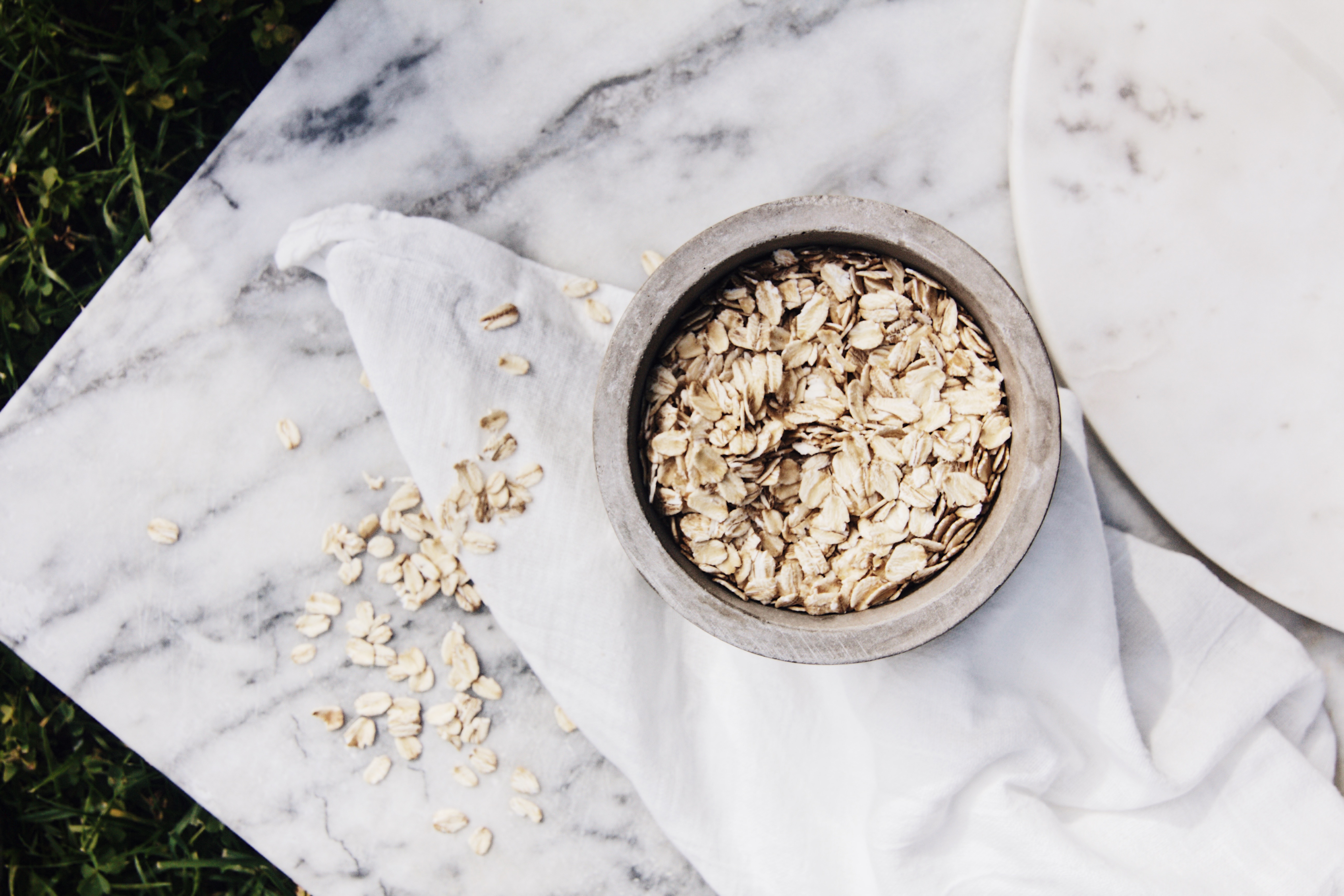 Easy Oatmeal Face mask to rejuvenate acne prone or red skin 