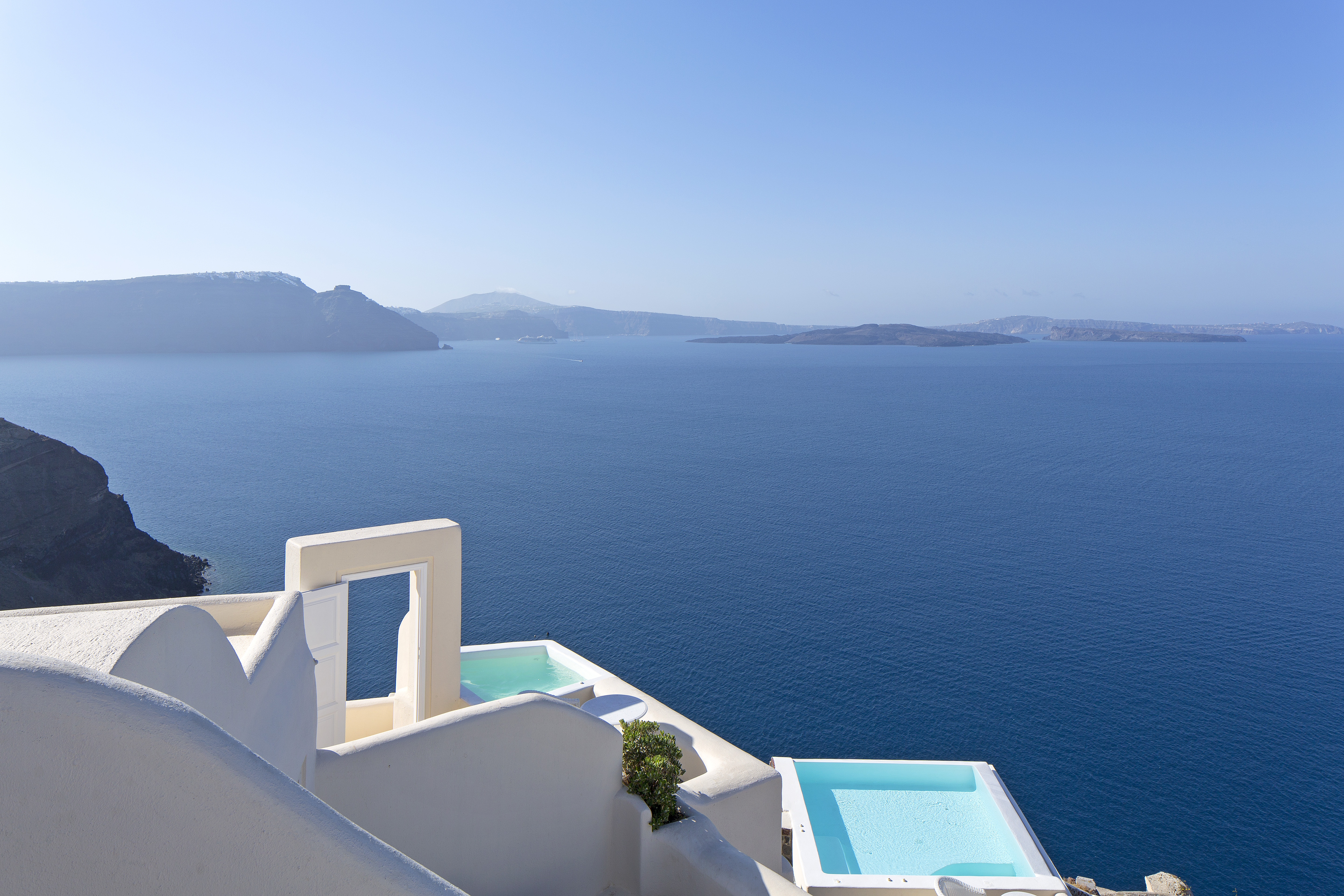 General view of Canaves Oia Suites