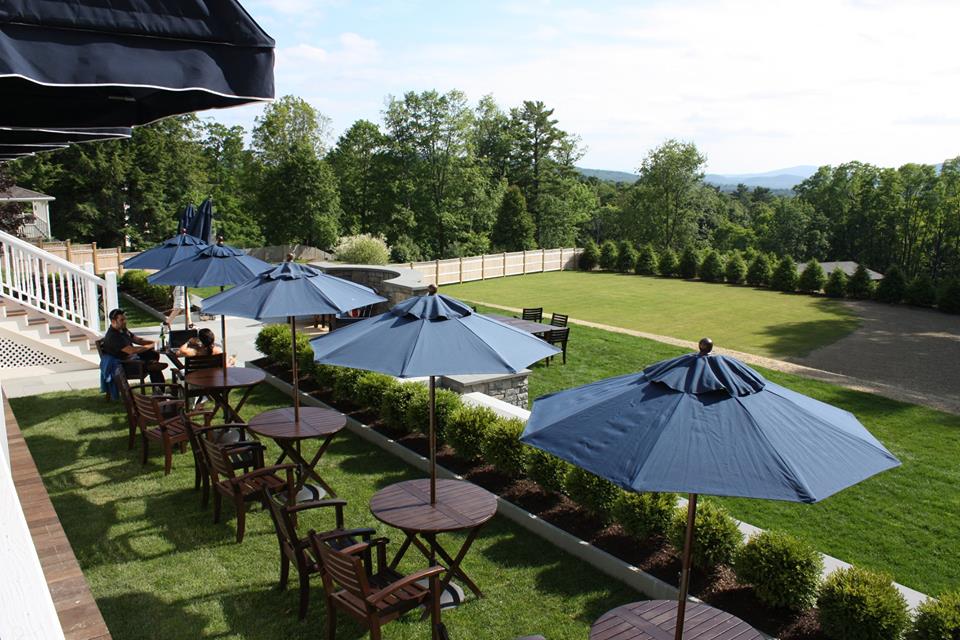 Restaurant Patio & Lawn