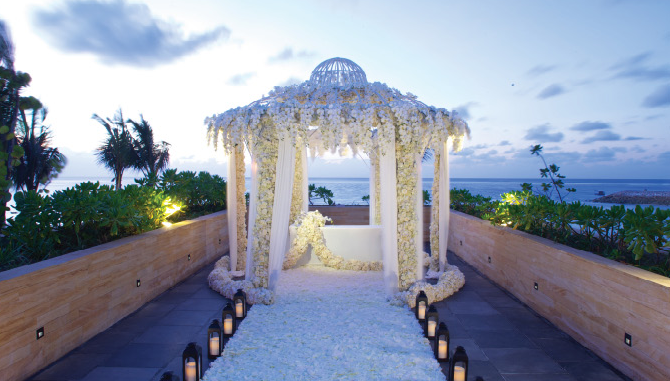 The Lake Chapel, Eternity, provides seating for up to 250 guests. The Mulia also features The Harmony and Unity Chapels. All of which offer once-in-a-lifetime memories for a truly special day.