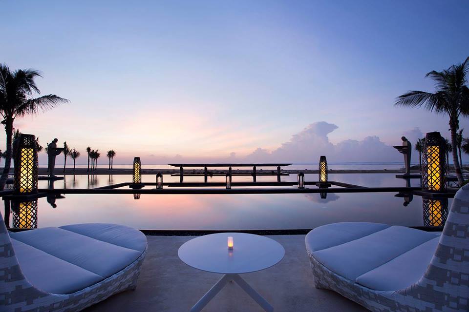 Featuring superbly designed rooms, suites, the recreation on Mulia Resort abounds and the pace is up to you to discover the chic of this luxury getaway.