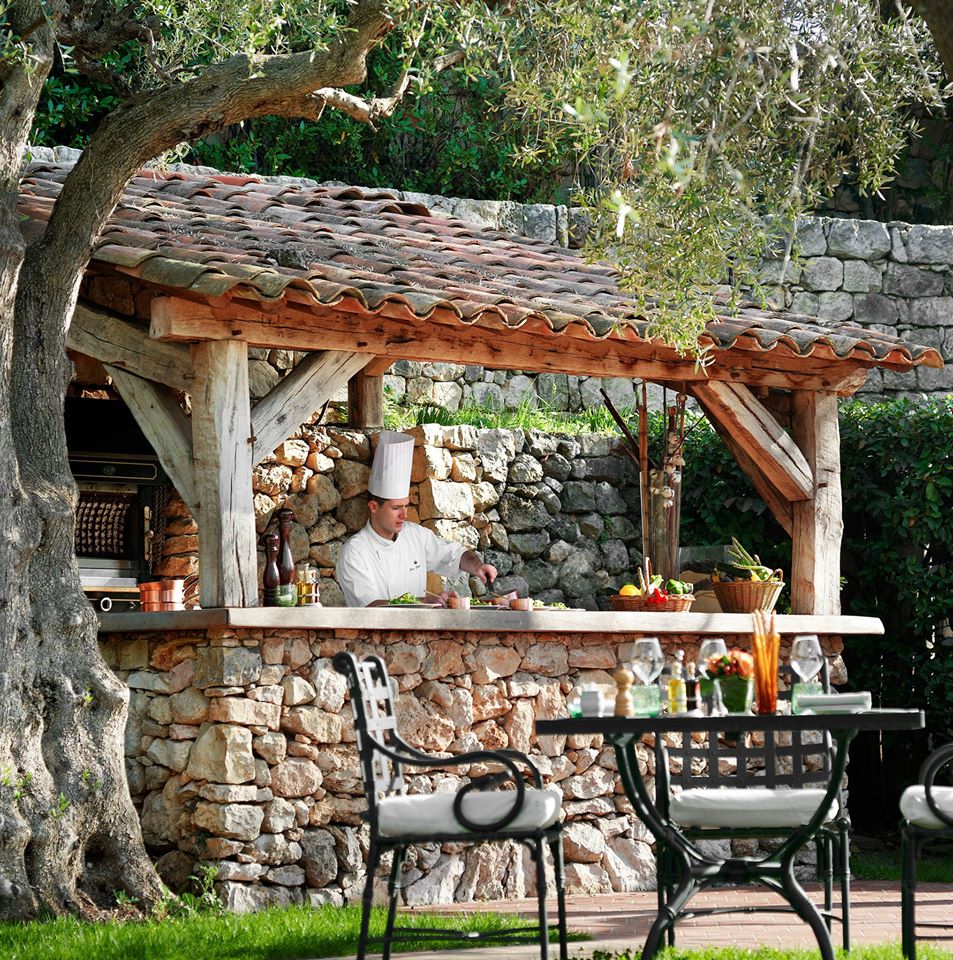 The Summer Grill restaurant "L'Oliveraie".