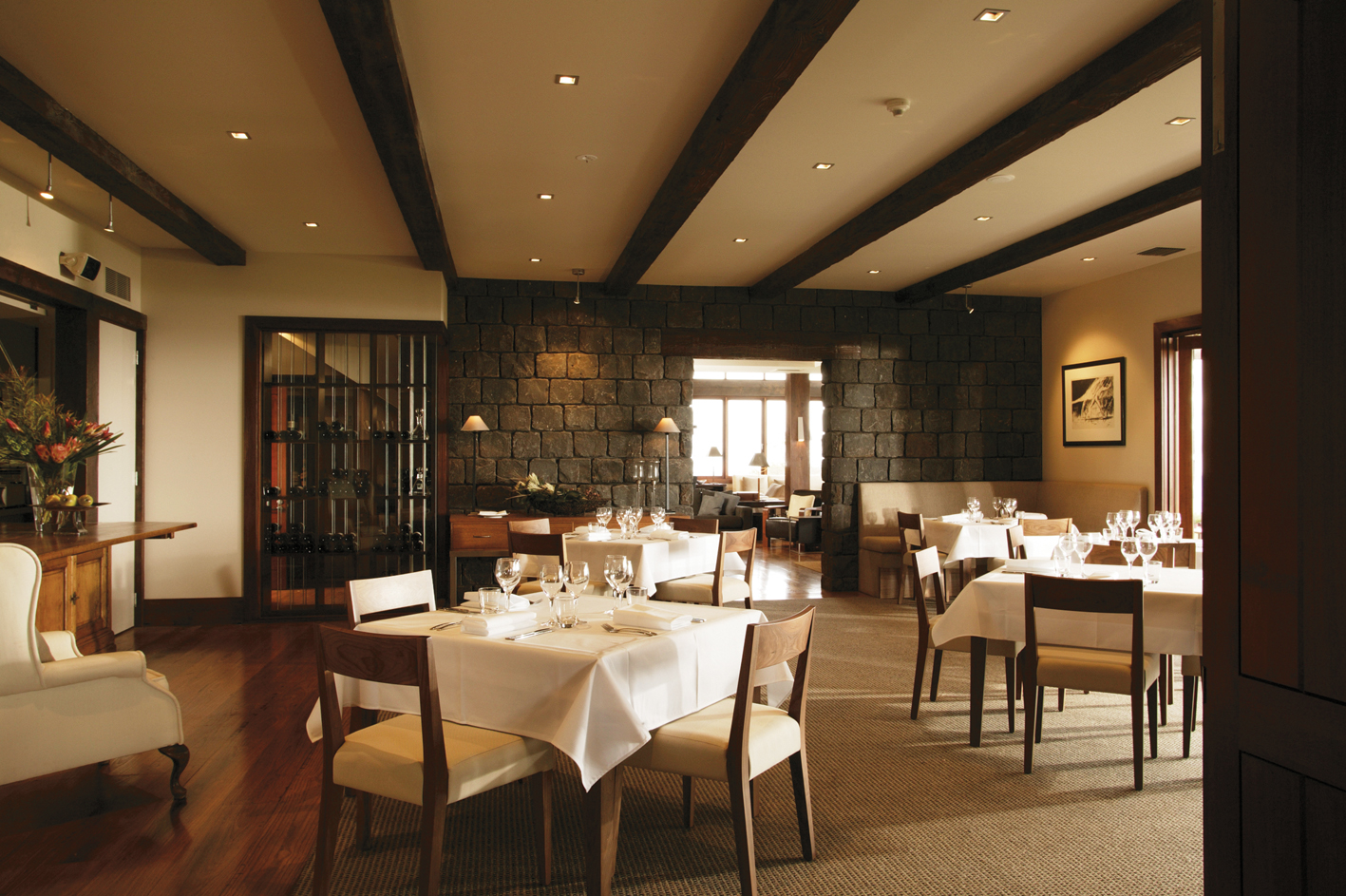 From the magnificent modern Australian cuisine of Restaurant Botanica at Spicers Vineyards Estate, to the Australian-grown produce served at Homage Restaurant at Spicers Hidden Vale, to the famous seven course degustation menu of The Peak restaurant, the