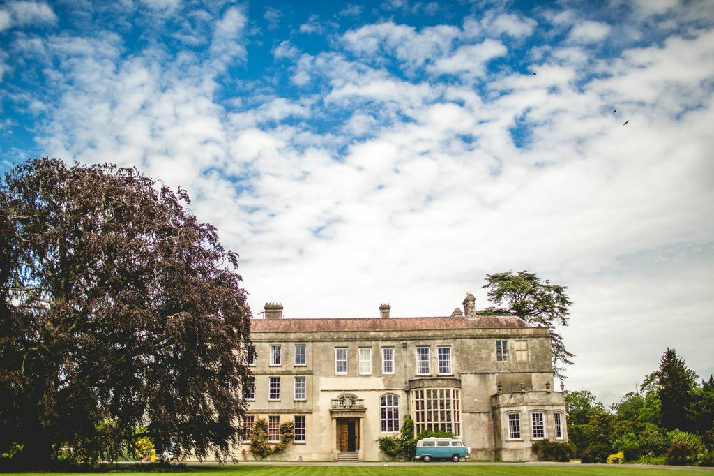 The house and handsome gardens will be exclusively yours to take your vows in front of friends and family and there’s a real chance to capture those moments in some truly wonderful photographs. Then across to The Gillyflower for dinner and dancing, sustai