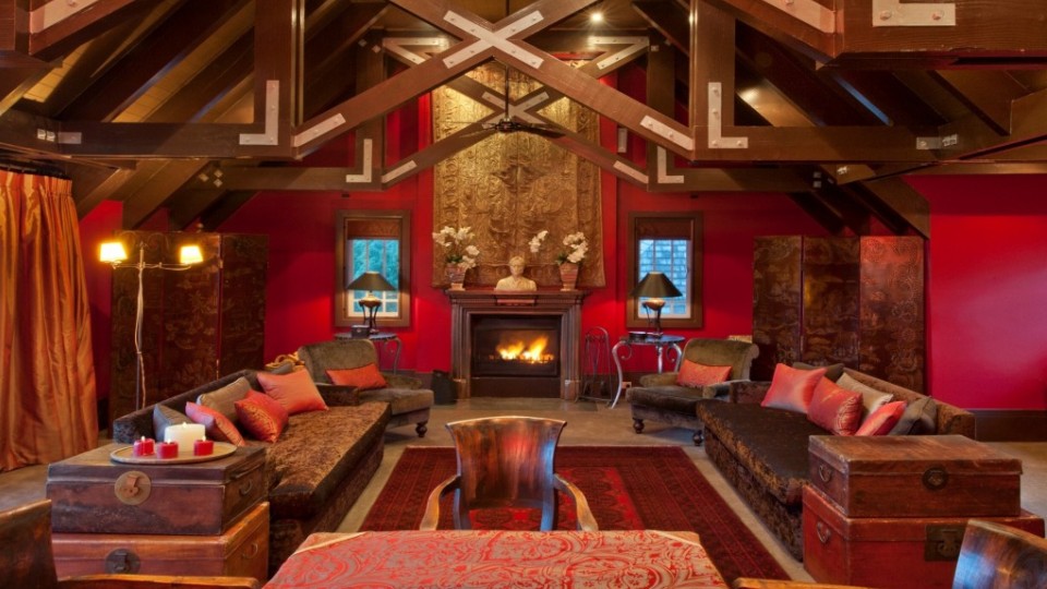 In the winter months the lodge starts taking a more cosy feel – think; open fires, mulled wines, romantic escapes