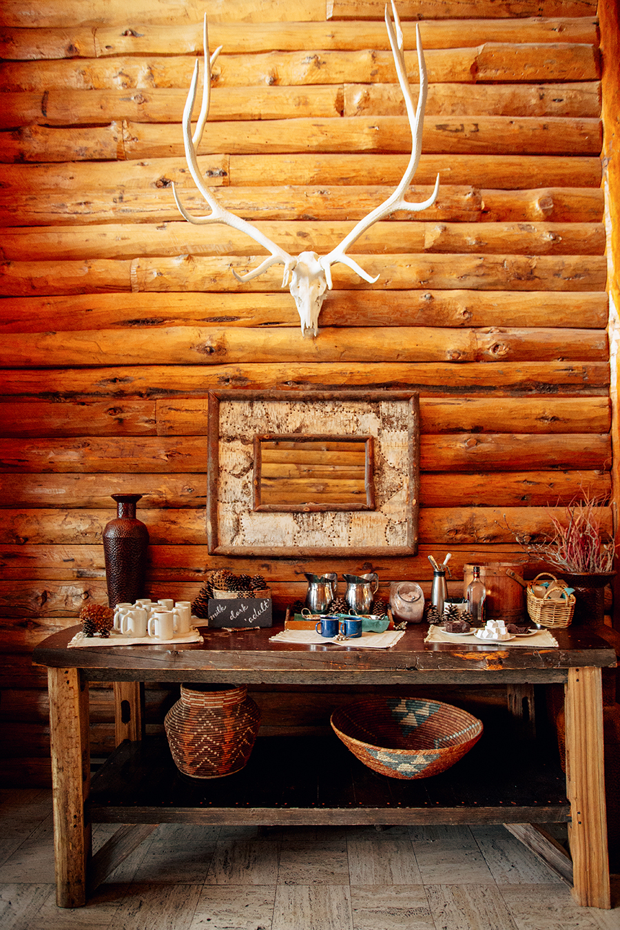 Design: Buzzworthy Events | Entryway to dinning room