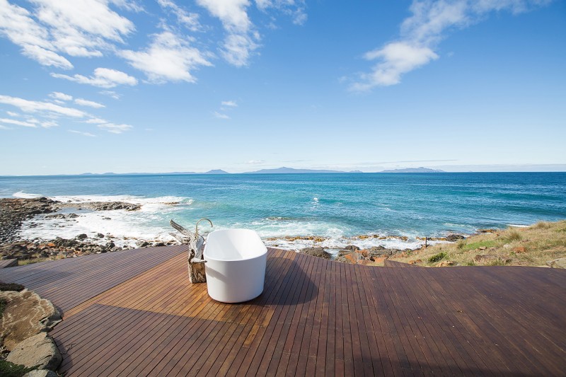 Incredible bathtub at this private villa venue in Tasmania, Australia