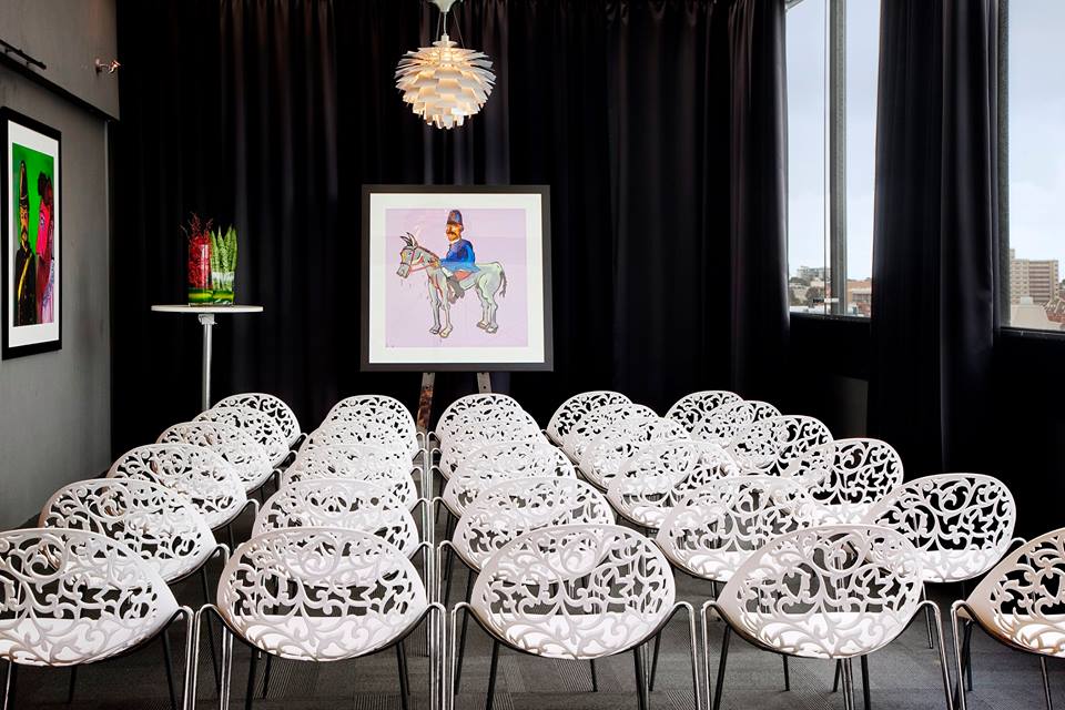Contemporary meeting rooms liven up your conferences