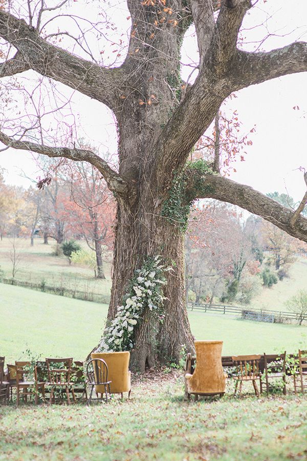 Event Design & Planning: Glamour and Grace | Floral Design: Holly Chapple Flowers | Rentals: Paisley & Jade