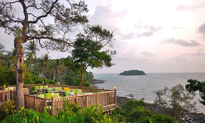 Intimate yet dramatic, The View thrusts you into the infinite horizon.