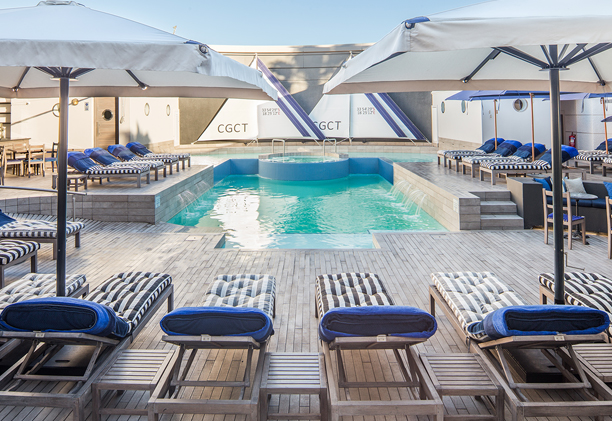 Hotel Pool
