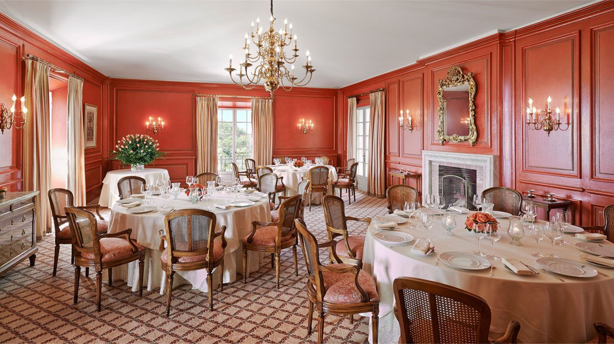 The fabrics and wall hangings echo the French-style art of living.