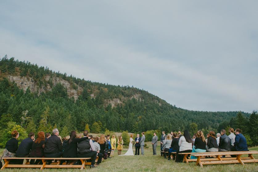 Bird's Eye Cove Farm offers one of the most magical locations to hold the wedding or event of your dreams.