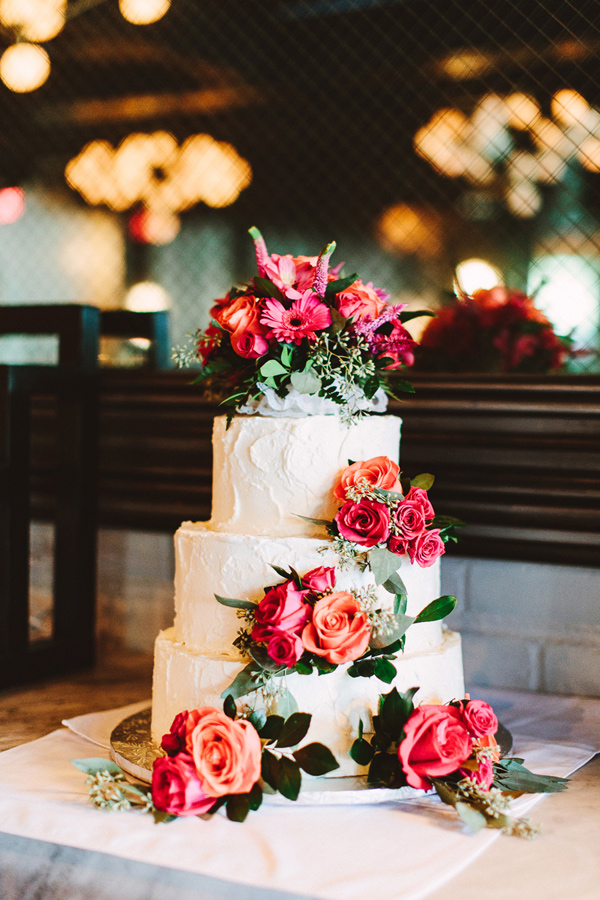 Floral Design: RIver Dell Flowers & Gifts | Cake: Keremo Cakes
