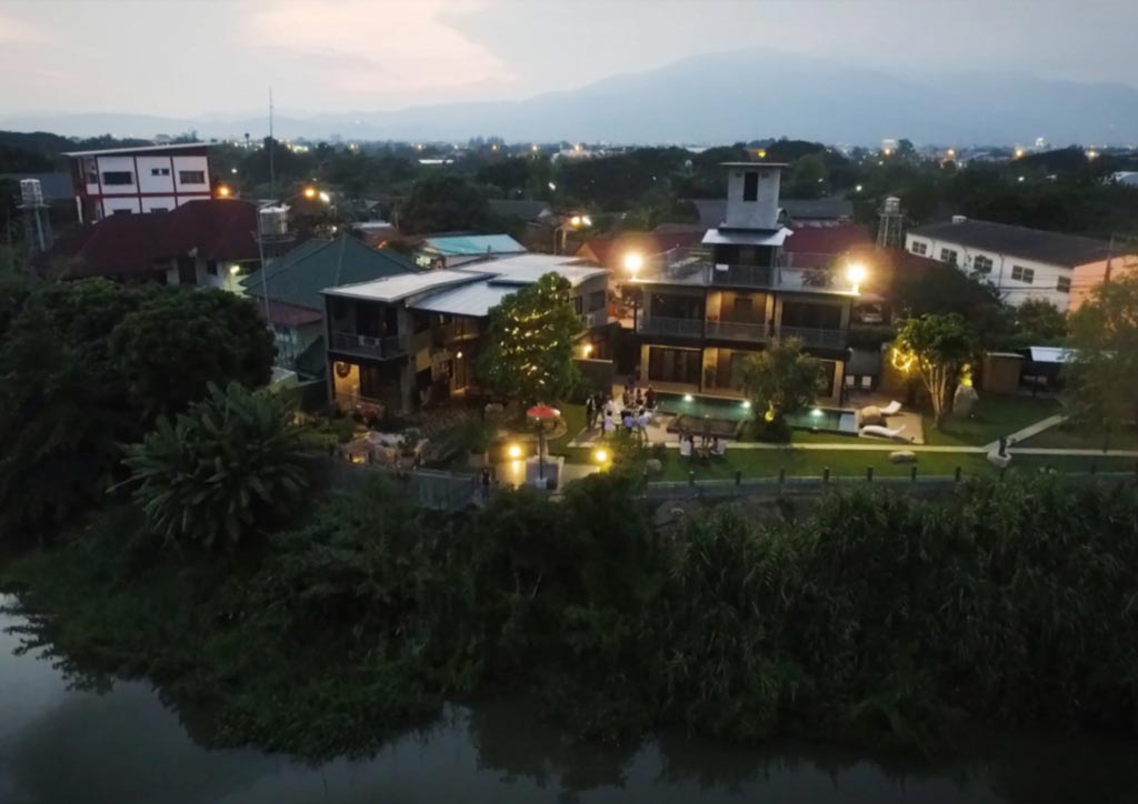 Just 10 minutes from the international airport.