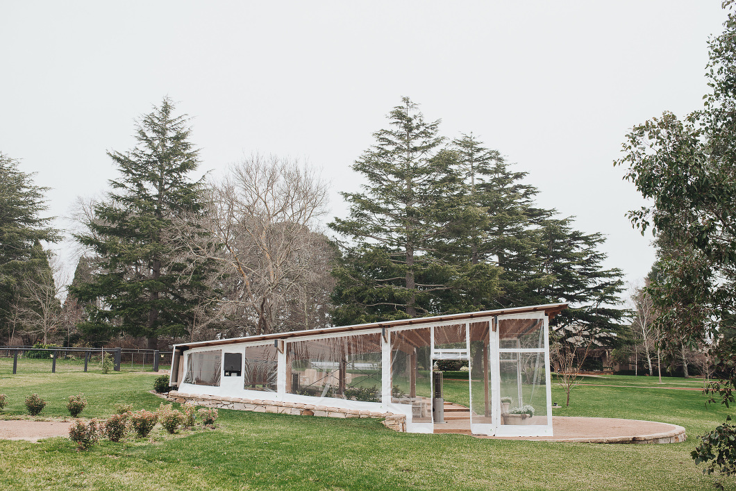Bendooley Estate, near the village of Berrima in the NSW Southern Highlands, is a place with genuine country warmth and intimate elegance where you can truly celebrate your wedding day.