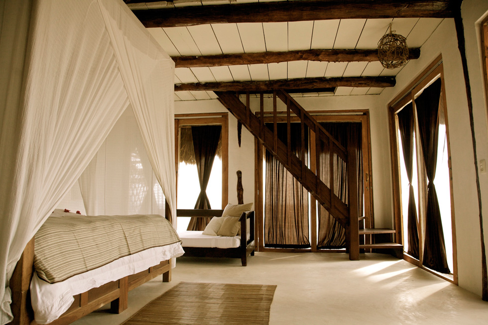 The hippie chic style is streamlined and simple with luxurious touches that compliment Casa Violeta’s setting between the sea and the jungle.