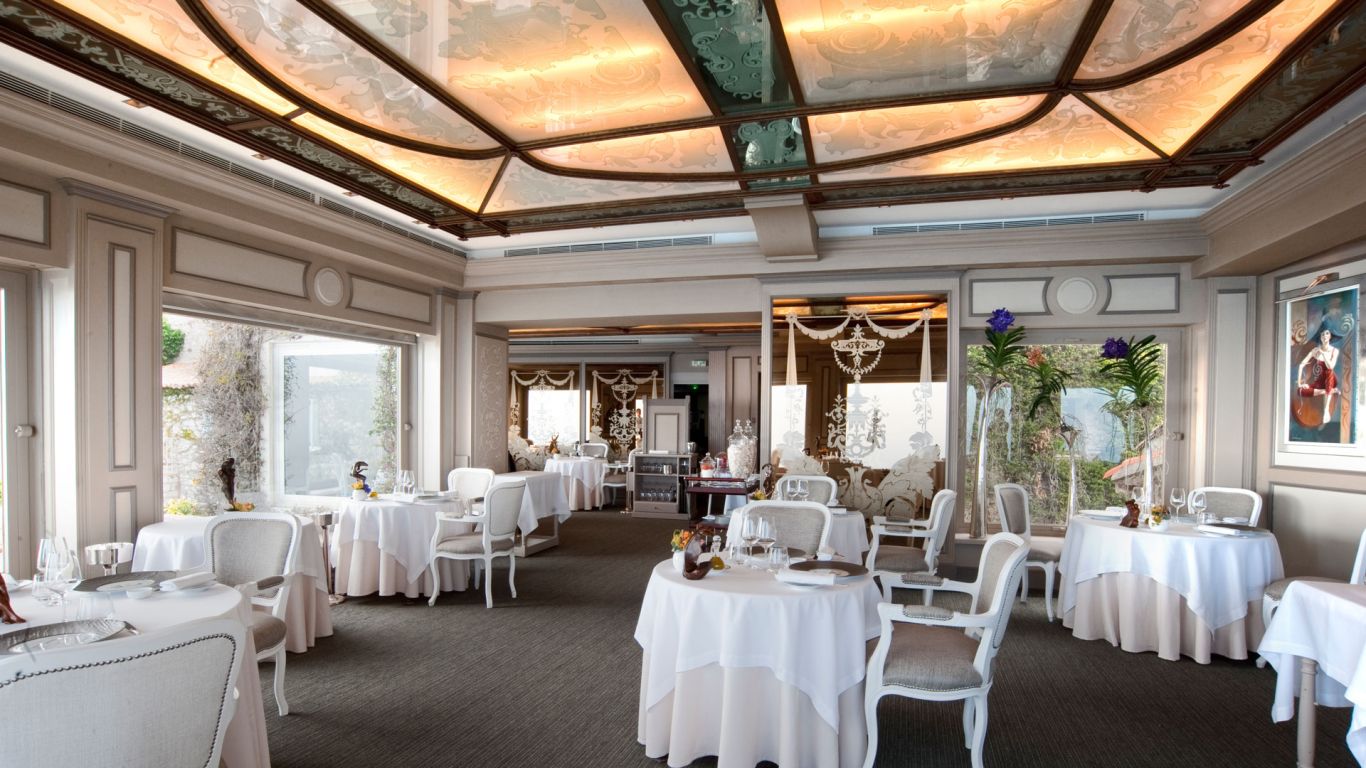 Award winning world class cuisine and simply unrivalled service.