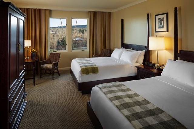Spacious, open and inviting, these Boulder accommodations are a perfect sanctuary from your full days of exploring the foothills of Boulder, touring campus or shopping on Pearl Street. - 2 Queen Beds Downtown View