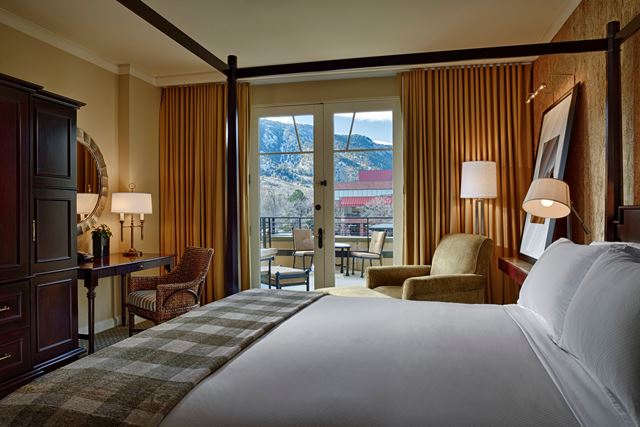 Our 201 rooms are modern and tastefully designed, making them as comfortable as they are beautiful.